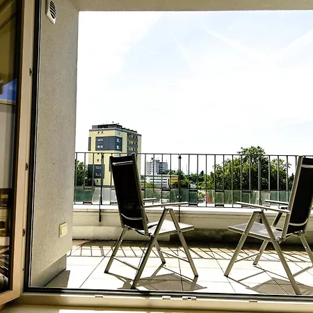 Glori - Luxury Penthouse Near Frankfurt Apartment *