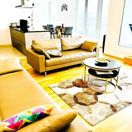 Glori - Luxury Penthouse Near Frankfurt Apartment *